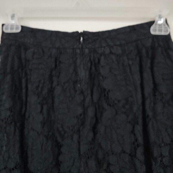 Minimum Women mini skirt with flower laced pattern and black inner lining Size38 - Picture 4 of 5